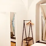 דירה New In Historical Center ג'נובה