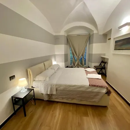 New In Historical Center Apartment