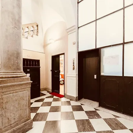 New In Historical Center Apartment