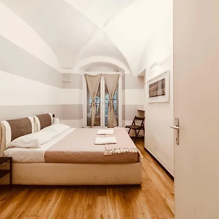 New In Historical Center Genoa