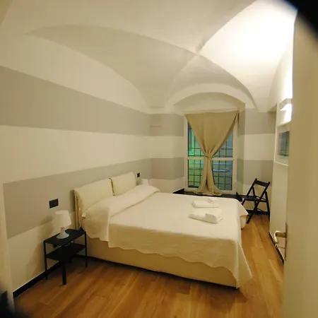 New In Historical Center Genoa